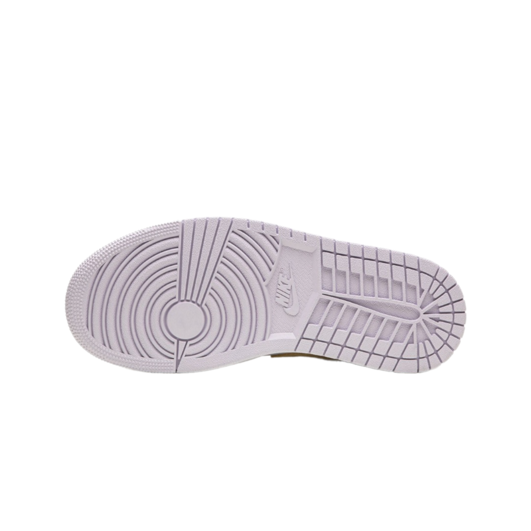 SoleKicks - Air Jordan 1 Low Barely Grape - talpa